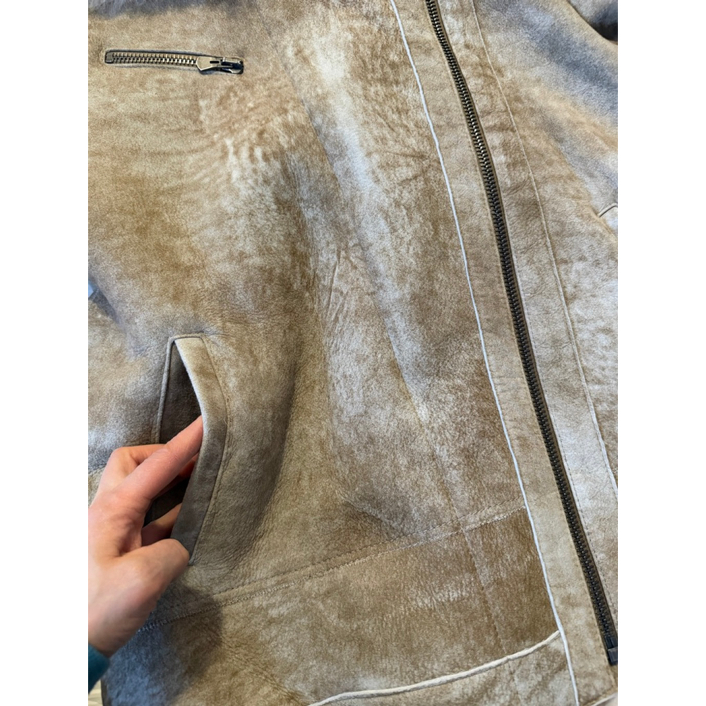 HiSO Rumour Shearling Moto Coat Cement
Size Large - Picture 9 of 11